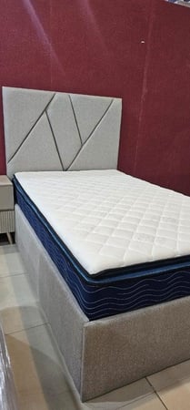 غرفة نوم(سرير - دولاب -تسريحة - كمدينو)