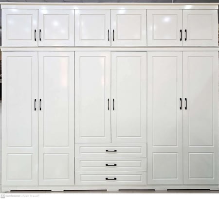 غرف نوم خشب تايلندي (سرير+دولاب+تسريحة +شفرينة +2 كمدينة)