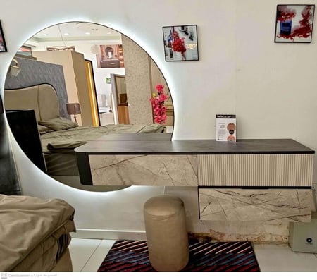 غرفة نوم خشب تايلندي (سرير+دولاب+تسريحة +شفرينه+2 كمدينة)