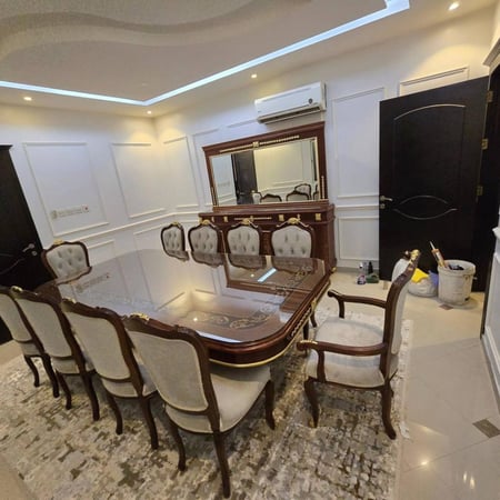 طقم طاولة طعام مع ١٢كرسي مع بوفيه مع مرايا