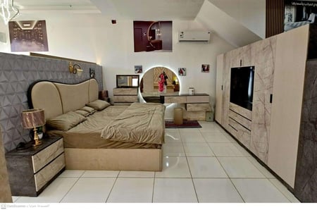 غرفة نوم خشب تايلندي (سرير+دولاب+تسريحة +شفرينه+2 كمدينة)