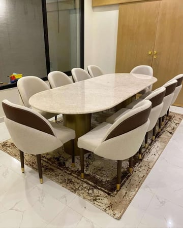 طاولة طعام مع كراسي