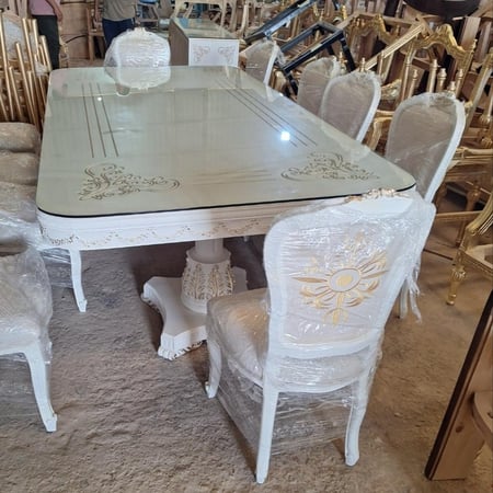 طاوله طعام مع ١٠كرسي مع بوفيه