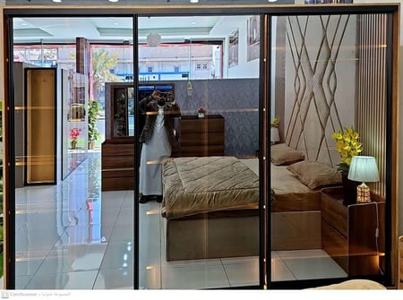 غرفة نوم خشب تايلندي (سرير+دولاب+تسريحة +شفرينه+2 كمدينة)