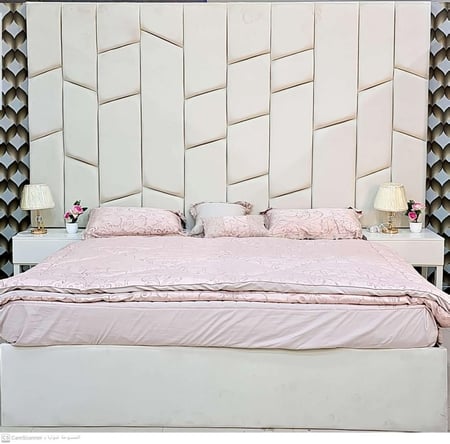 غرف نوم خشب تايلندي (سرير+دولاب+تسريحة +شفرينة +2 كمدينة)