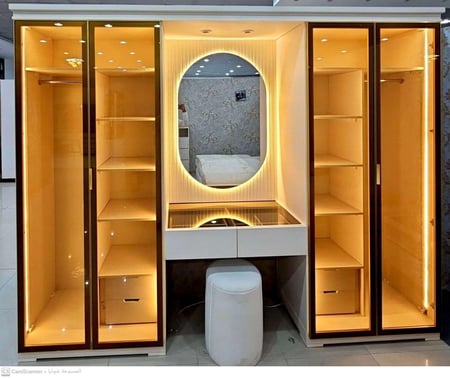 غرفة نوم خشب تايلندي (سرير+دولاب+شفرينة +2 كمدينة)