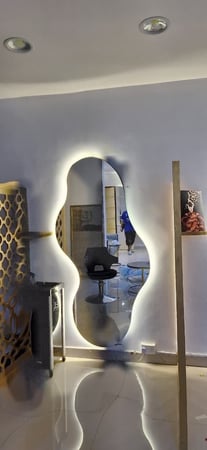 مرايا باضاءه تصميم حديث مترين في متر