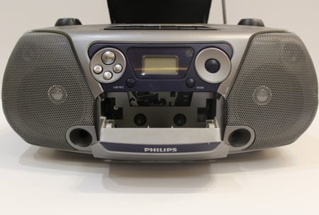 مسجل CD من شركة PHILIPS