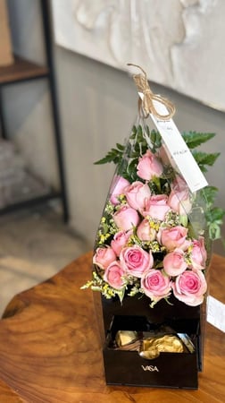 ميني لوف بوكس وردي (مع شوكلت بلجيكي)