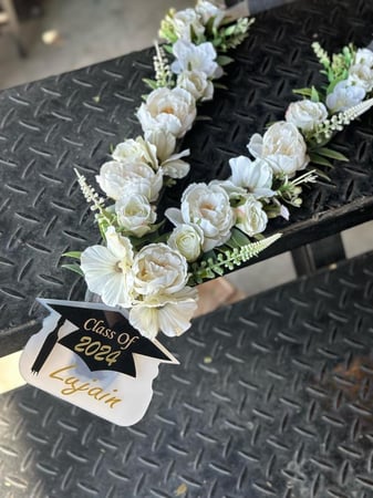 عقد تخرج ورد (صناعي)