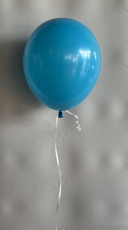 بالون  ازرق لاتكس ١١ انش مع هيليوم