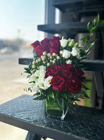 فازة روز احمر وابيض