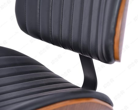 كرسي بار  جلد خشب