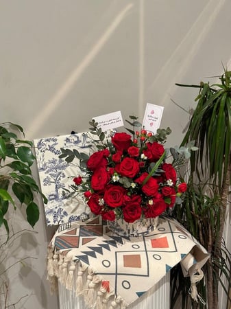 شوكلت هنوفريان فاخرة + تنسيق ورد | Luxury Hanoverian chocolate + flower arrangement