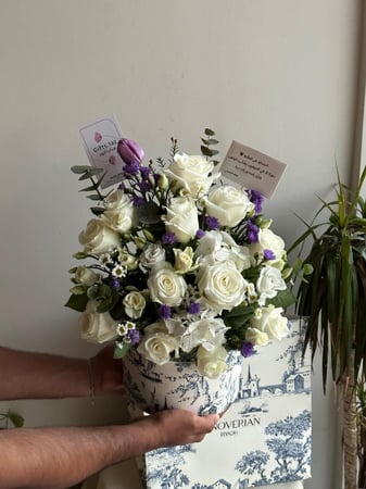 شوكلت هنوفريان فاخرة + تنسيق ورد | Luxury Hanoverian chocolate + flower arrangement