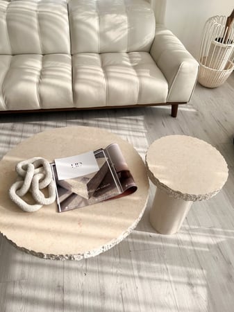 قطعتين طاوله منحوته