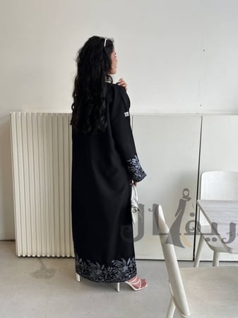 عباية بأزرار