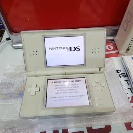 Ds جهاز دي اس لايت مجدد