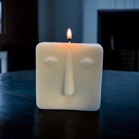 وجه الإسترخاء الصّامت