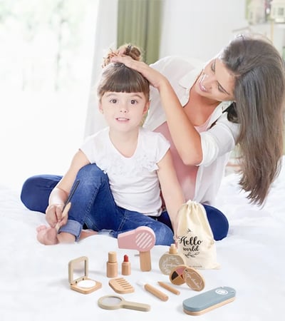 makeup toy - لعبة المكياج الخشبية