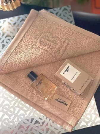 منشفة للوجه صغيرة من بربري