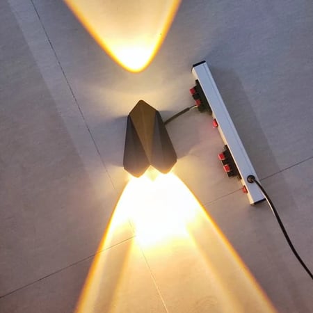 مصباح حائط خارجي مودرن تصميم مثلث