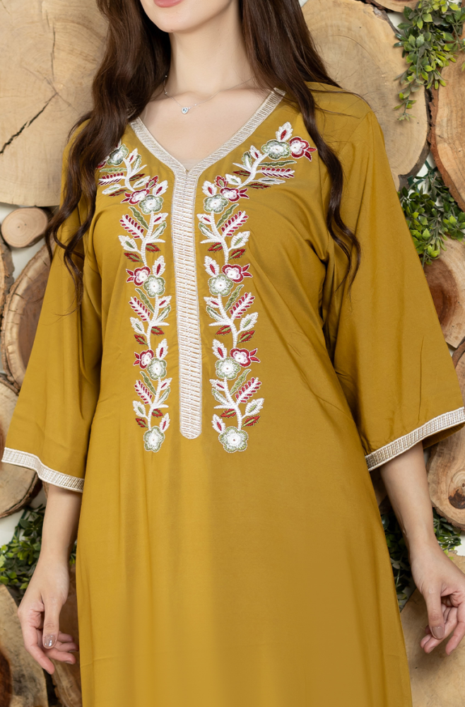 جلابية حمراء - أنوثة وأناقة في كل تفاصيلها