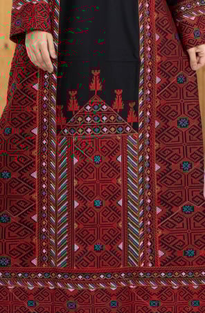 جلابية مطرزة - أناقة التفصيل وروعة التصميم في كل خطوة