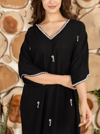 تالة 25 جلابية تطريز يدوي أسود( قطن 100%)