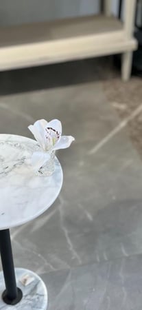 فازة ورد منسق صغير