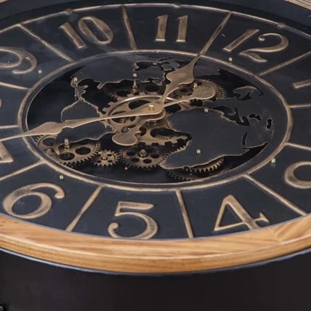 ساعة طاولة حديد وخشي