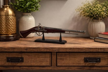 ديكور  مسدس قديم