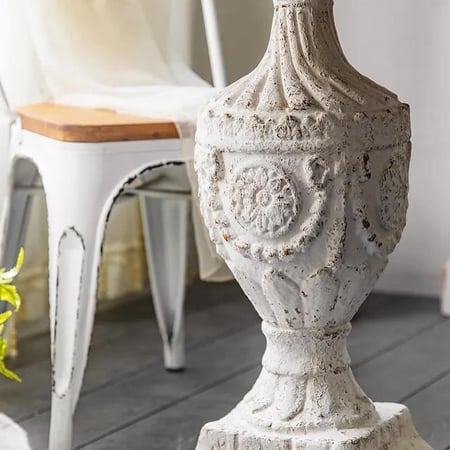 طاولة طراز روماني LAIKO