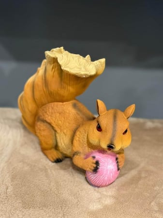 ديكور مجسم سنجاب