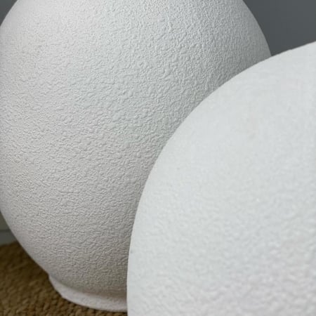 فازة فخار ابيض وسط