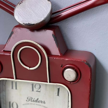 ساعة جدارية MOTO