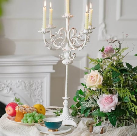 شمعدان حديد