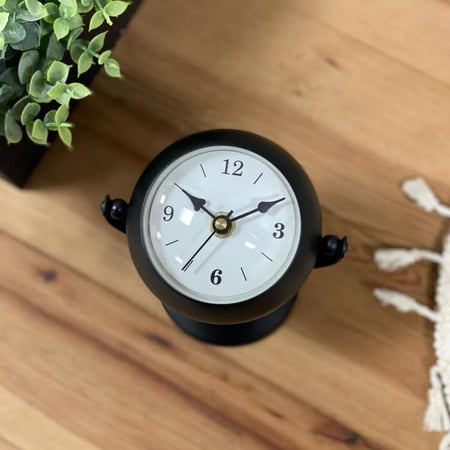 ساعة مكتب