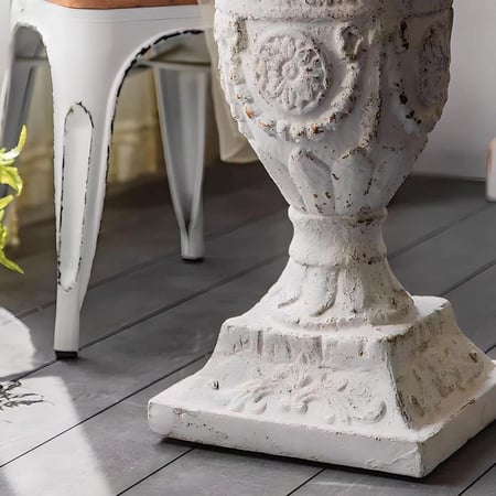 طاولة طراز روماني LAIKO