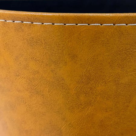 سلة و علبة مناديل