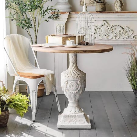 طاولة طراز روماني LAIKO