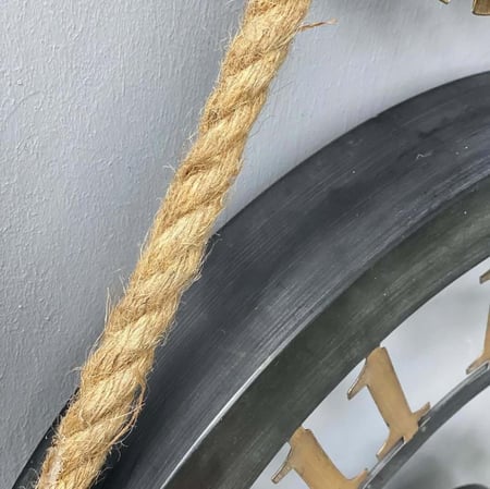 ساعة جدارية COMPA