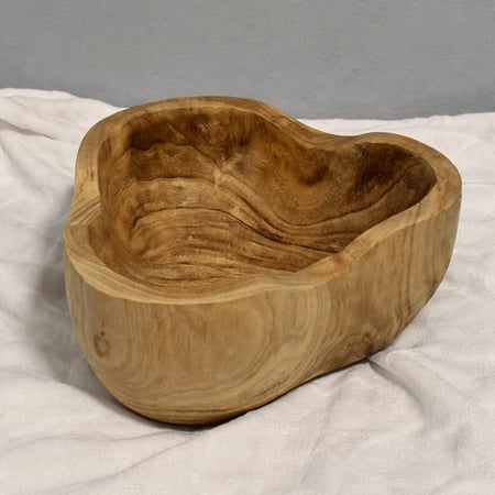 وعاء خشب طبيعي