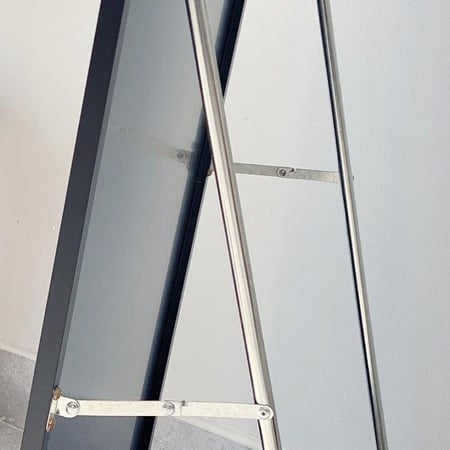 مرايا طويلة ارضية اسود