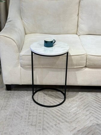 طقم طاولة عصري – 5 قطع بتصميم هندسي أنيق