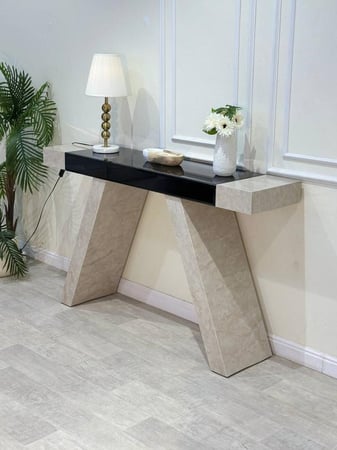 مدخل بديل الرخام بسطح زجاج مرايا أسود – فخامة وأناقة لا مثيل لها