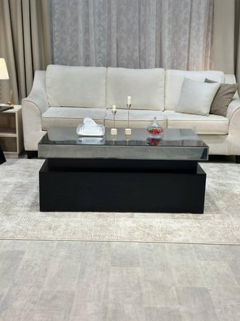 طقم طاولة ضيافة سنديان مع 4 خدمة لون اسود موديل عصري