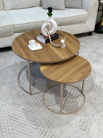 طقم طاولات مع اربع خدمه لون بني*عروض