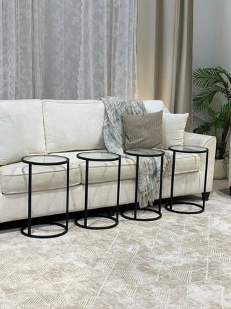 طقم طاولات خدمة أنيق – 4 قطع   لمسة فخامة تكتمل بها تفاصيل المكان