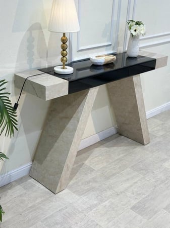 مدخل بديل الرخام بسطح زجاج مرايا أسود – فخامة وأناقة لا مثيل لها